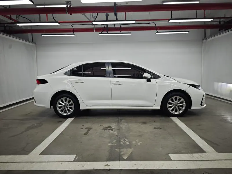 2019 Toyota Corolla thumbnail 9