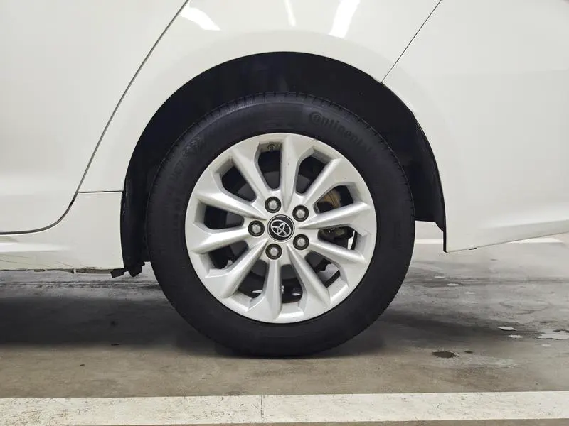 2019 Toyota Corolla thumbnail 10