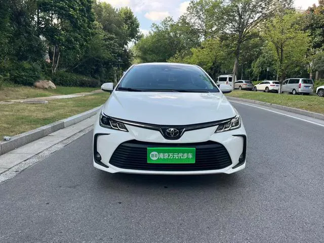 2023 Toyota Corolla thumbnail 2
