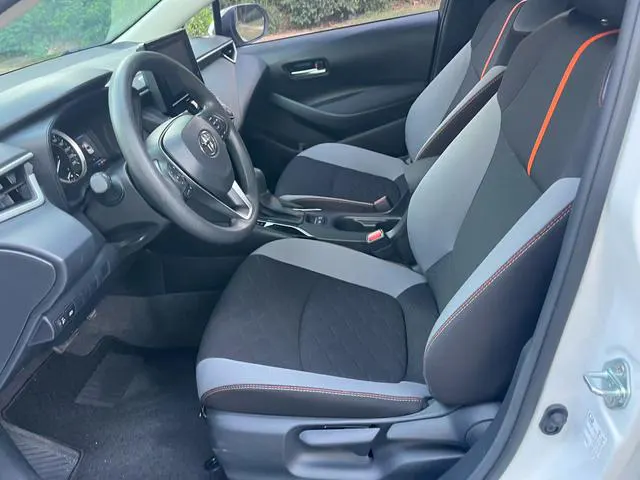 2023 Toyota Corolla thumbnail 4
