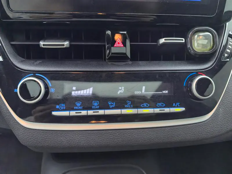 2019 Toyota Corolla thumbnail 12