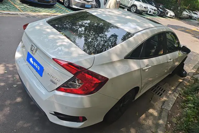 2019 Honda Civic thumbnail 3