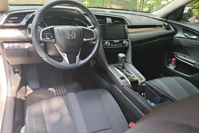 2019 Honda Civic thumbnail 4