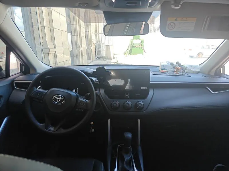 2024 Toyota Corolla Cross thumbnail 5