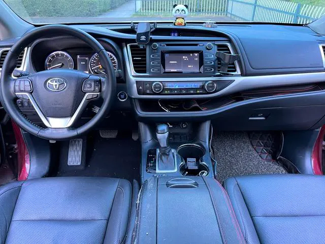 2018 Toyota Highlander thumbnail 4