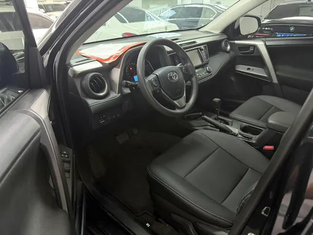 2018 Toyota RAV4 thumbnail 5