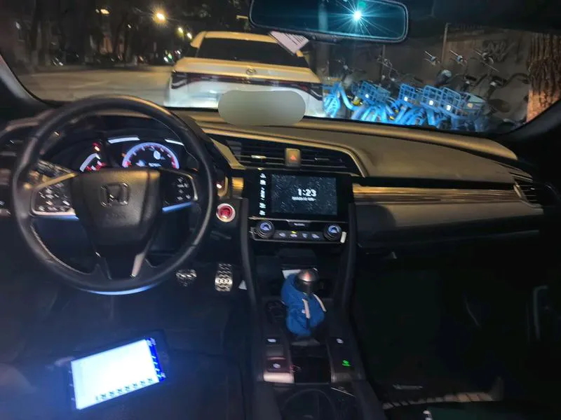 2020 Honda Civic Hatchback thumbnail 5