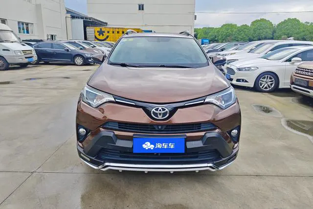 2018 Toyota RAV4 thumbnail 2