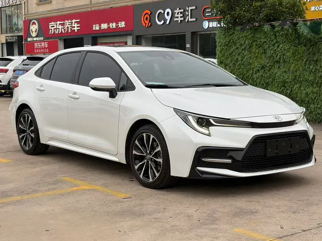2022 Toyota Corolla thumbnail 3