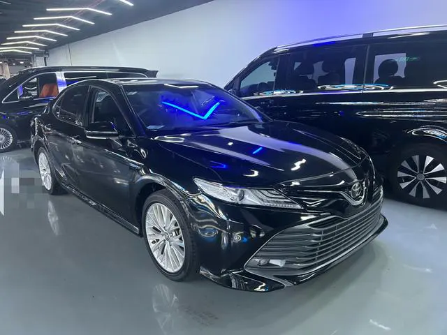 2019 Toyota Camry thumbnail 3