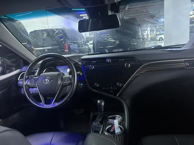 2019 Toyota Camry thumbnail 4