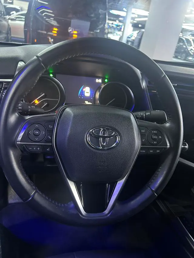 2019 Toyota Camry thumbnail 5