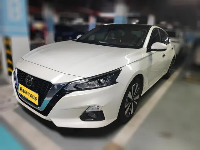 2019 Nissan Altima photo 1