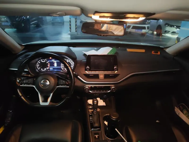 2019 Nissan Altima thumbnail 5