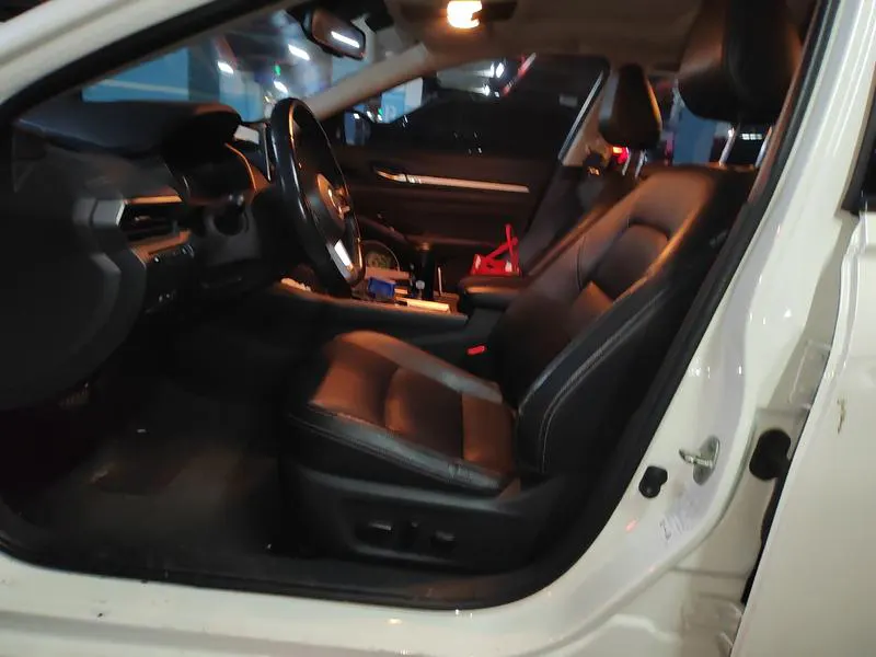 2019 Nissan Altima thumbnail 10