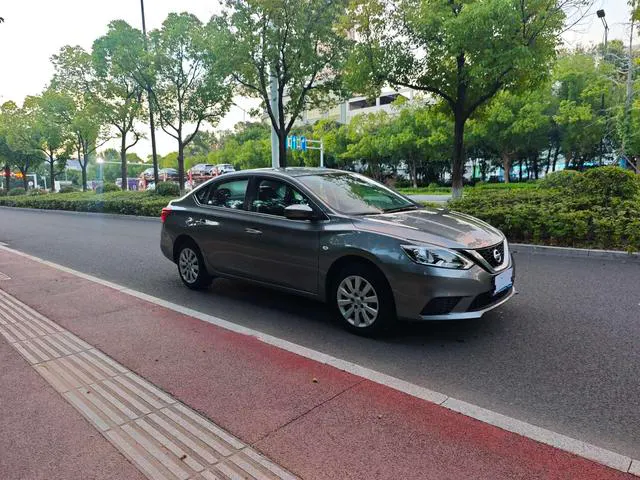 2021 Nissan Sylphy thumbnail 3