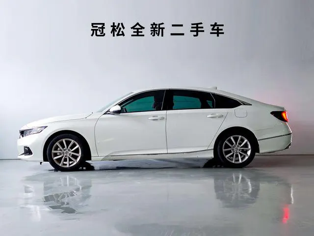 2022 Honda Accord thumbnail 3