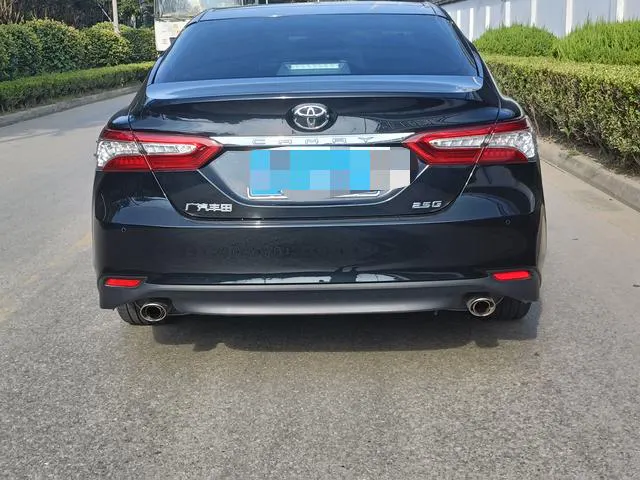 2019 Toyota Camry thumbnail 3