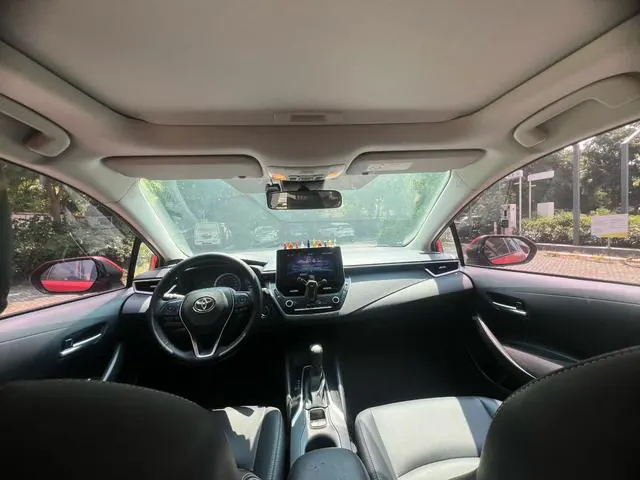 2019 Toyota Corolla thumbnail 4
