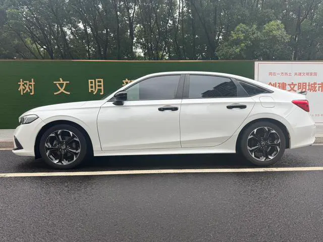 2022 Honda Civic thumbnail 3