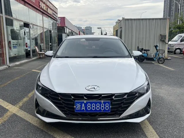 2021 Hyundai Elantra thumbnail 2