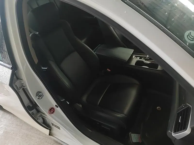 2022 Honda Accord thumbnail 11