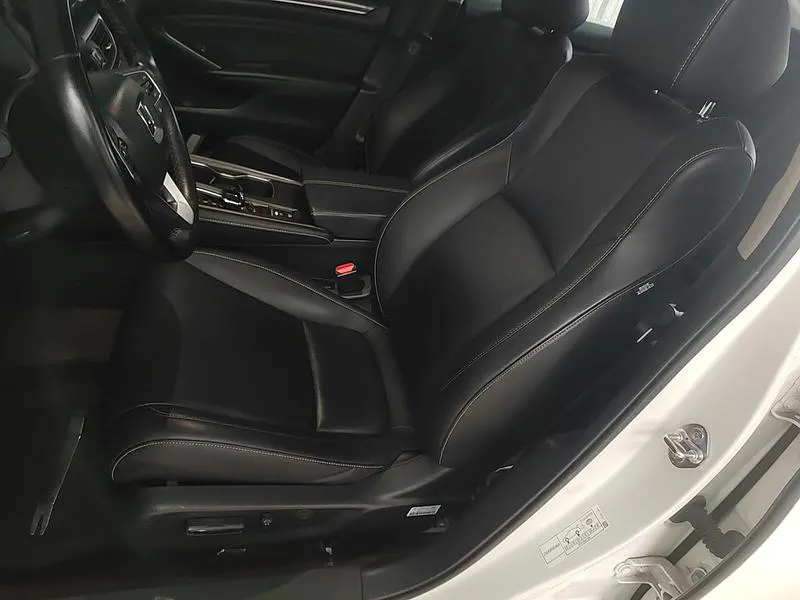 2022 Honda Accord thumbnail 10