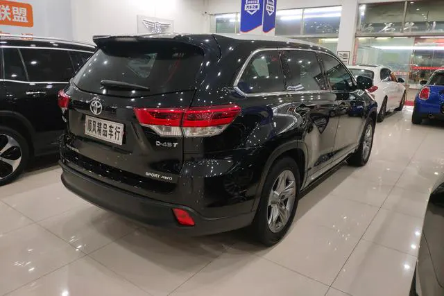 2018 Toyota Highlander thumbnail 3