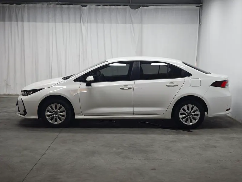 2021 Toyota Corolla thumbnail 5