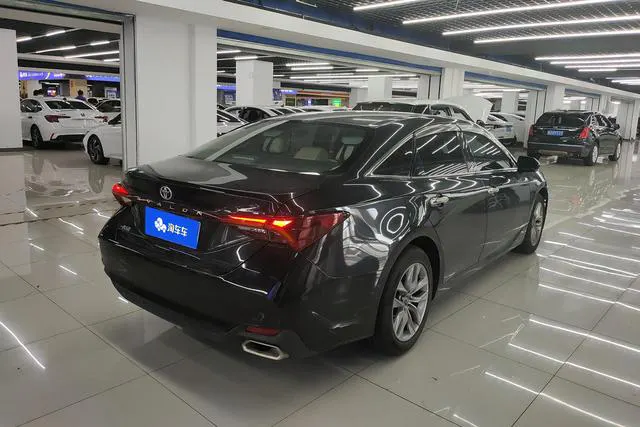 2019 Toyota Avalon thumbnail 3