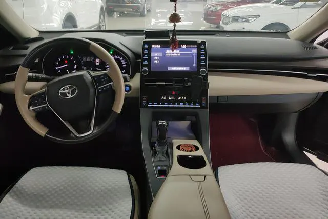 2019 Toyota Avalon thumbnail 4