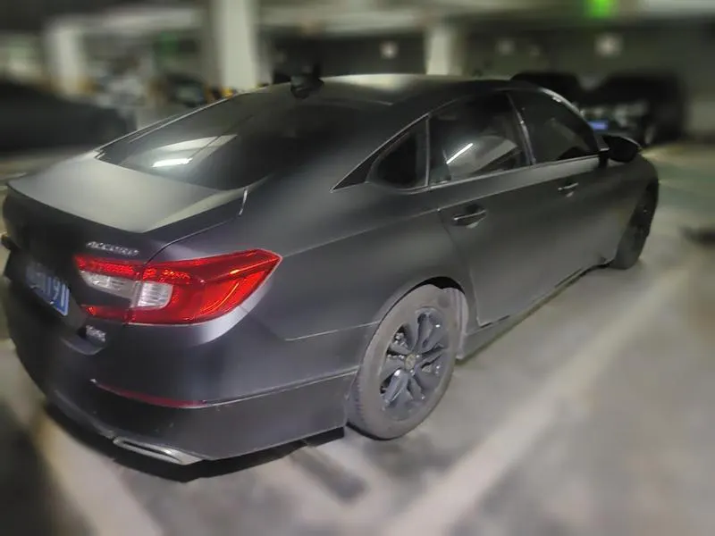 2018 Honda Accord thumbnail 2