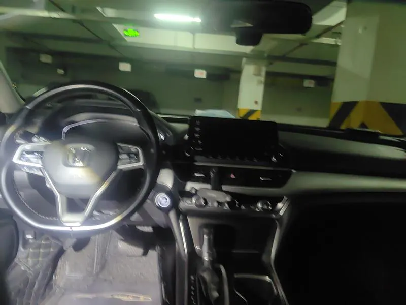 2018 Honda Accord thumbnail 5