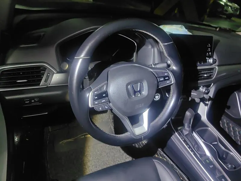 2018 Honda Accord thumbnail 7
