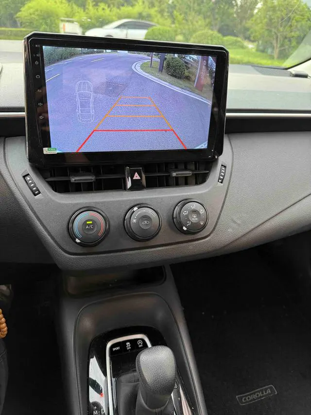 2019 Toyota Corolla thumbnail 4
