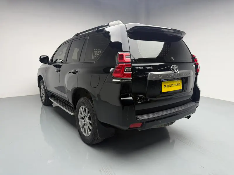 2018 Toyota Prado thumbnail 6
