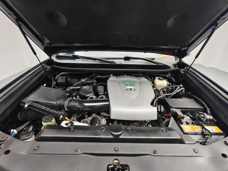 2018 Toyota Prado thumbnail 11