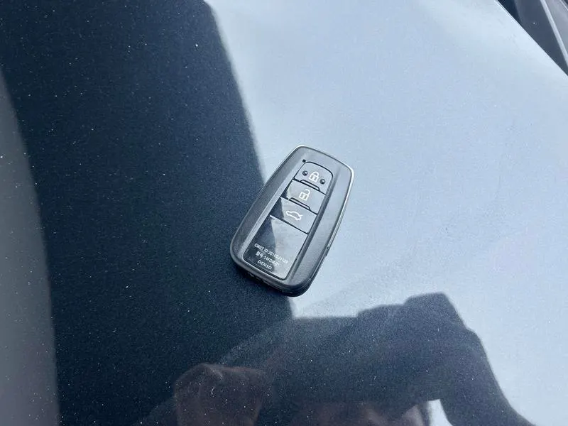 2021 Toyota Camry thumbnail 12