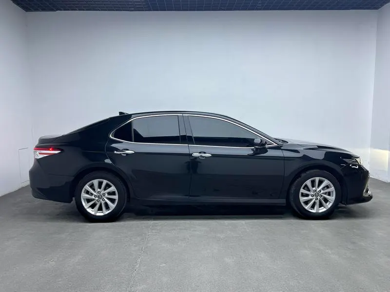 2021 Toyota Camry thumbnail 9