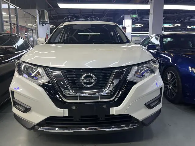 2021 Nissan X-Trail thumbnail 2