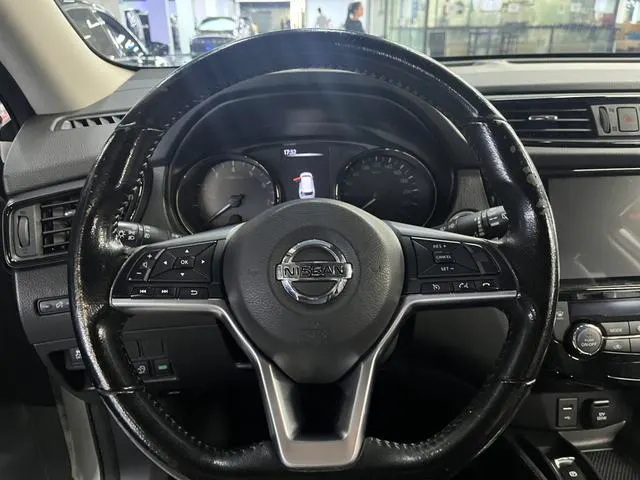 2021 Nissan X-Trail thumbnail 4