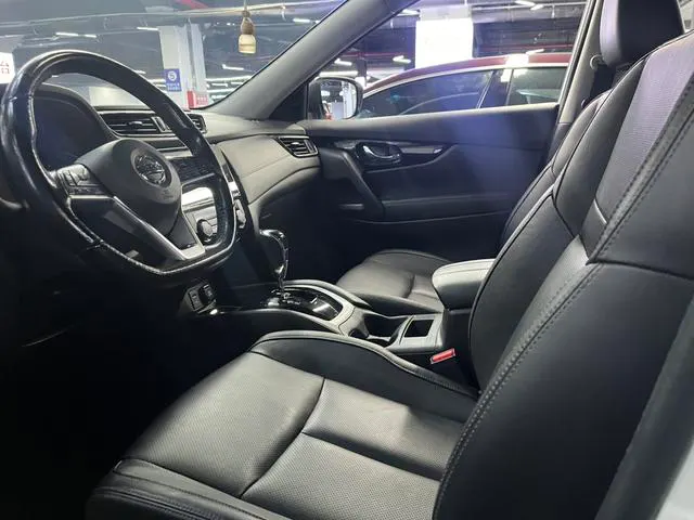 2021 Nissan X-Trail thumbnail 5