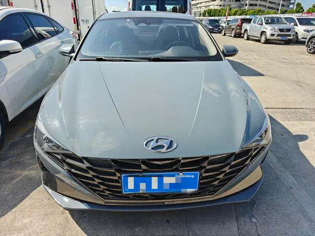2022 Hyundai Elantra thumbnail 2