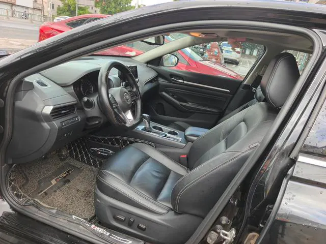 2019 Nissan Altima thumbnail 5
