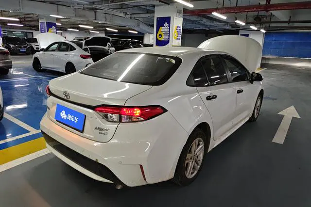 2021 Toyota Corolla thumbnail 3