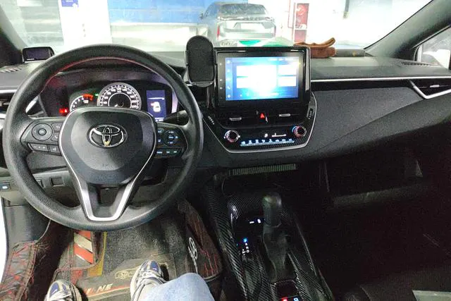 2021 Toyota Corolla thumbnail 4