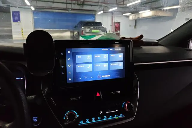 2021 Toyota Corolla thumbnail 5