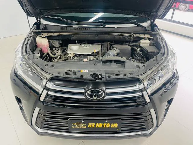 2018 Toyota Highlander thumbnail 3