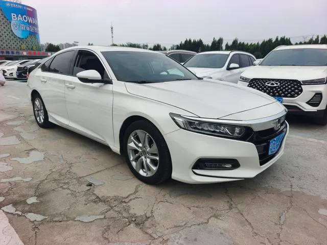 2018 Honda Accord thumbnail 3