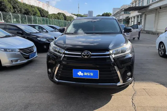 2018 Toyota Highlander thumbnail 2